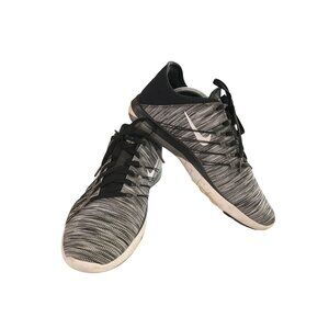 Nike Free TR 6 Women's  Size 9 Black White Stripe Lightweight Training sneakers